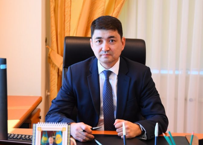 Вице-министр образования Рустем Бигари назвал свою зарплату