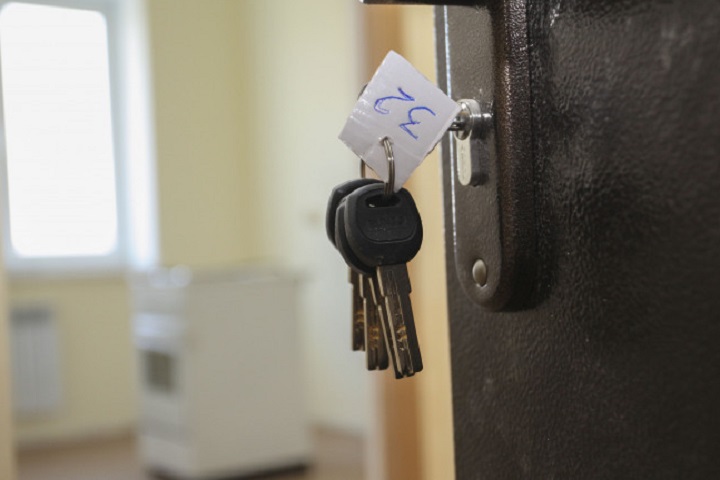 Более 800 квартир было выдано сиротам в 2019 году