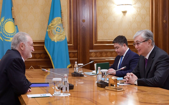 Президент Казахстана встретился с французским политиком Жаком Аттали