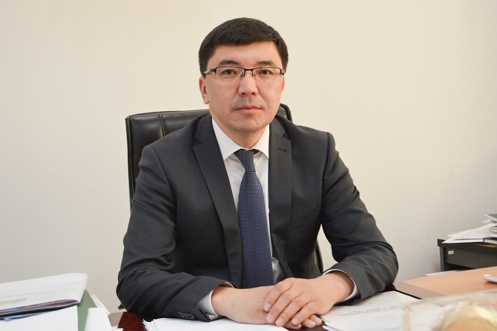 Какая зарплата у вице-министра труда