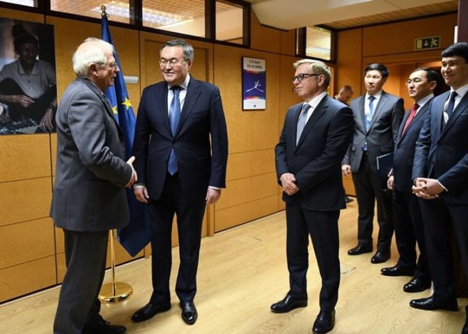 Верховный представитель ЕС планирует визит в Казахстан