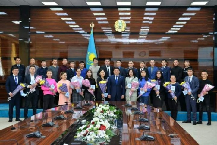 Шымкентская молодежь в День Независимости получила ключи от новых квартир