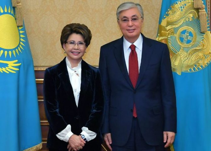 Президент Казахстана принял народную артистку Розу Рымбаеву