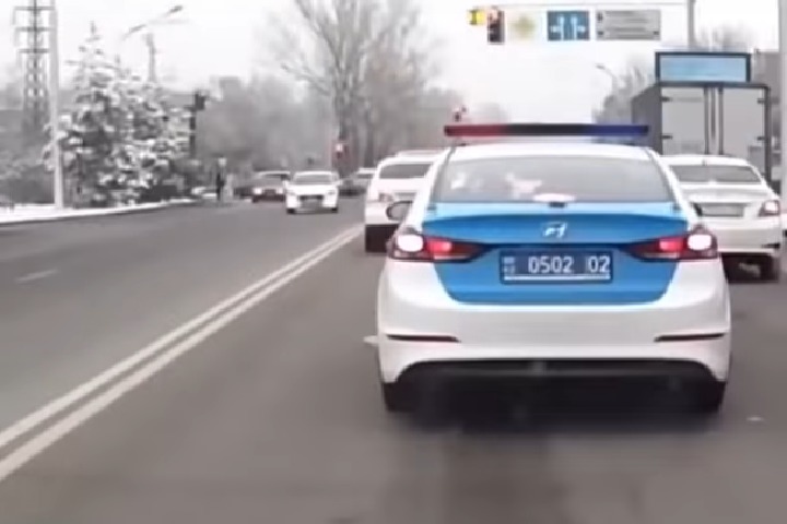 Мужчине, экстренно довезшему женщину в больницу, спишут штрафы