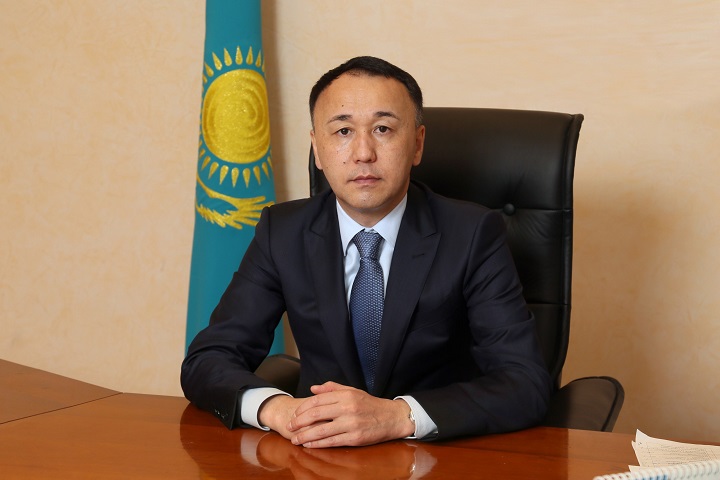 Какую зарплату получает аким Костанайской области