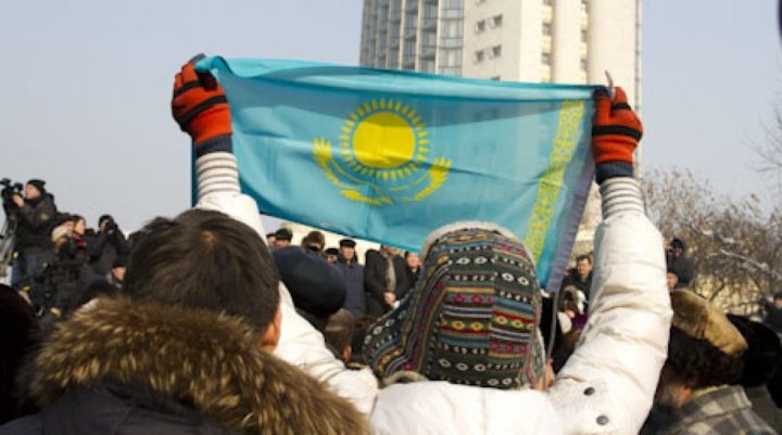 Токаев: Пришло время прививать общественному сознанию культуру митинга