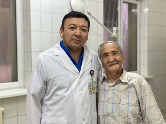Врачи Алматы спасли жизнь пенсионеру, проведя сложнейшую операцию