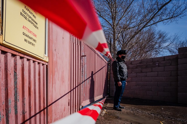 В Нур-Султане 15 подъездов разных ЖК взяты на карантин