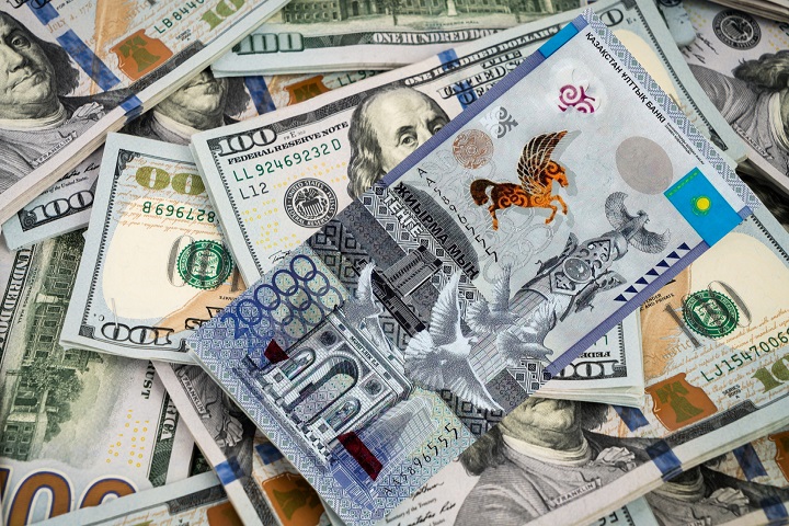 Курс доллара на KASE составил 431 тенге