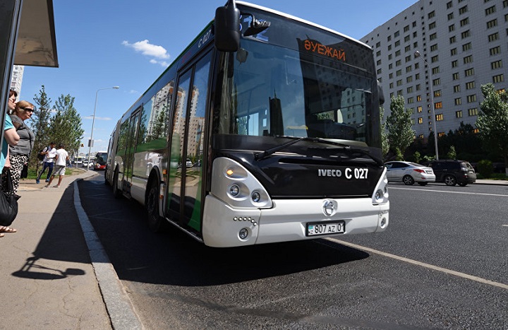 В Нур-Султане могут приостановить движение автобусов из-за несоблюдения санитарных норм