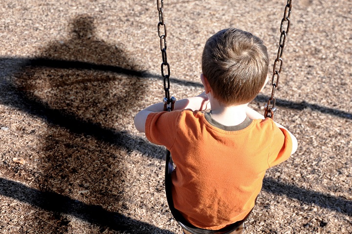 В Павлодаре 8-летнего мальчика пытались украсть на глазах у мамы и свидетельницы