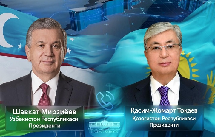 Касым-Жомарт Токаев провел телефонный разговор с президентом Узбекистана