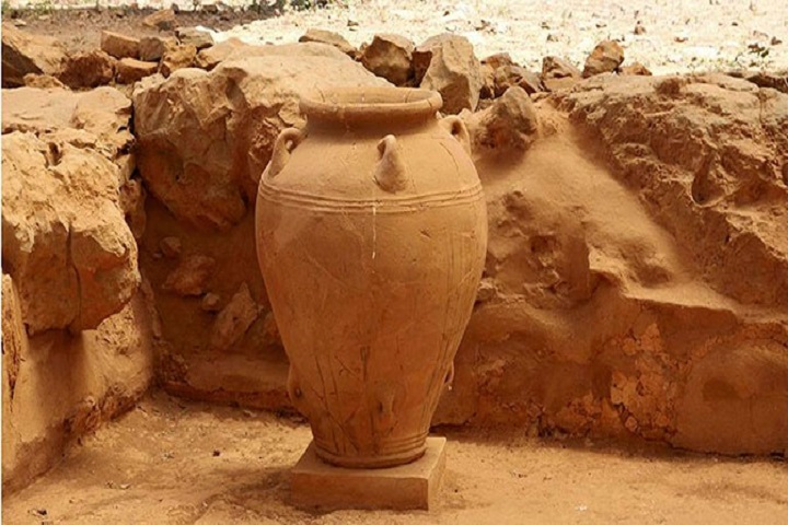 2000-летний кувшин с неизвестной жидкостью нашли в Китае