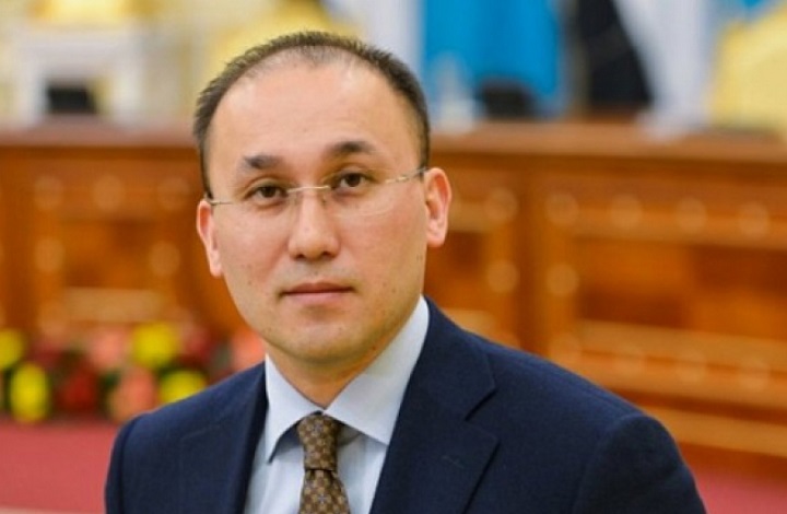 «Масштабы угрозы были недооценены». Даурен Абаев рассказал о пандемии коронавируса в Казахстане