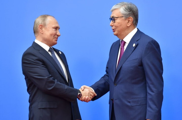 Касым-Жомарт Токаев поблагодарил Владимира Путина за помощь Казахстану