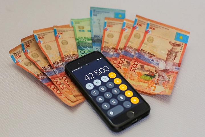 Биржан Нурымбетов ответил на предложение Аружан Саин про 42 500 тенге