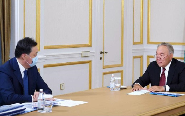 Нурсултан Назарбаев поручил Аскару Мамину усилить меры по социальному обеспечению