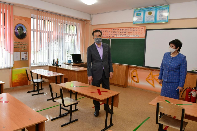 В Алматы создано более 3,8 тысячи ученических мест