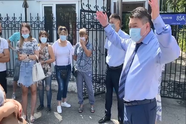 Неуважительные высказывания в адрес горожан — дисциплинарное дело завели на нового санврача Алматинской области
