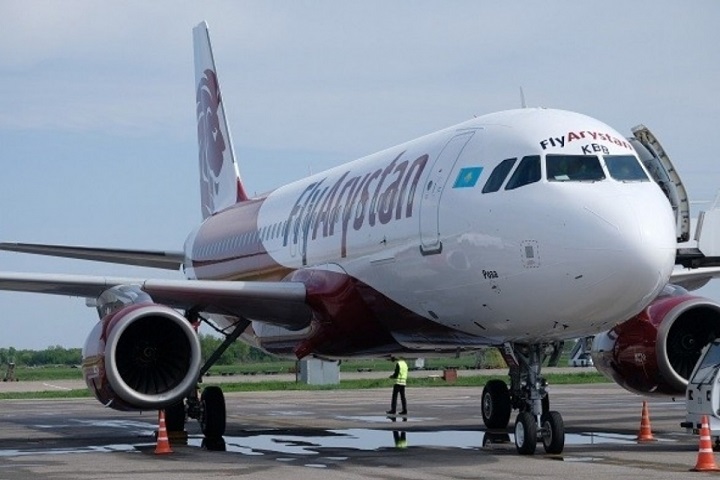У самолета Fly Arystan сработала сигнализация — борт вернулся в аэропорт Атырау