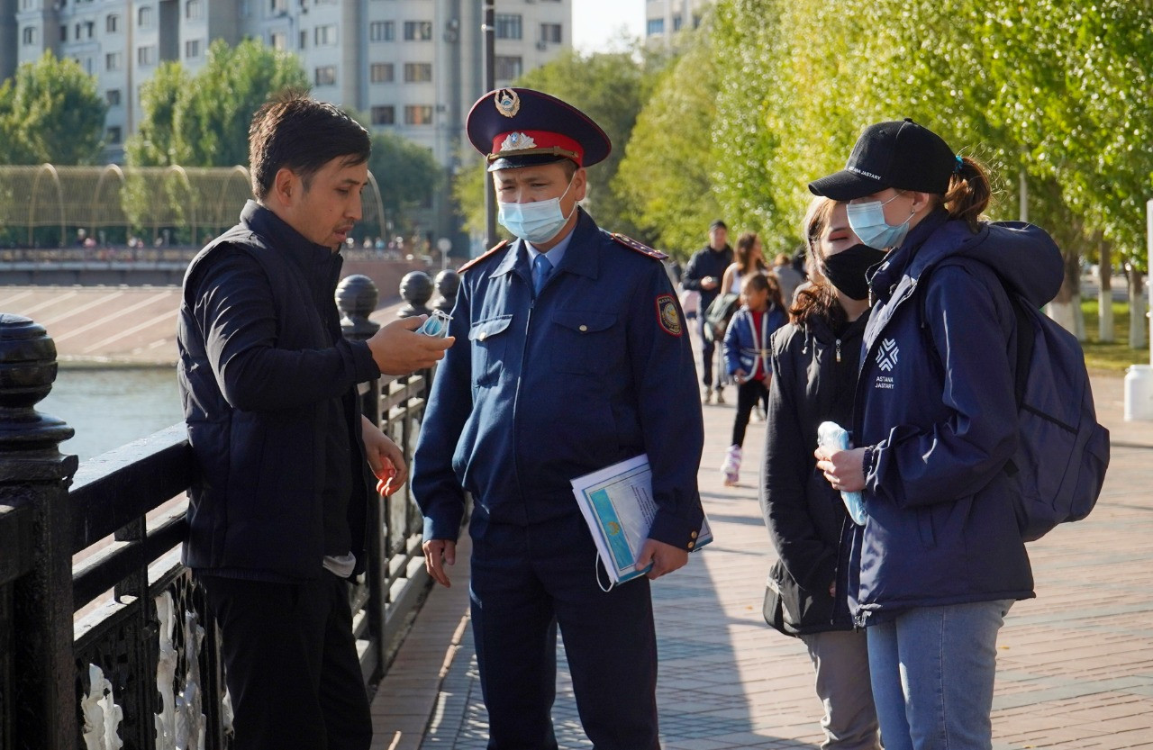 В Нур-Султане волонтеры призвали не пренебрегать правилами карантина