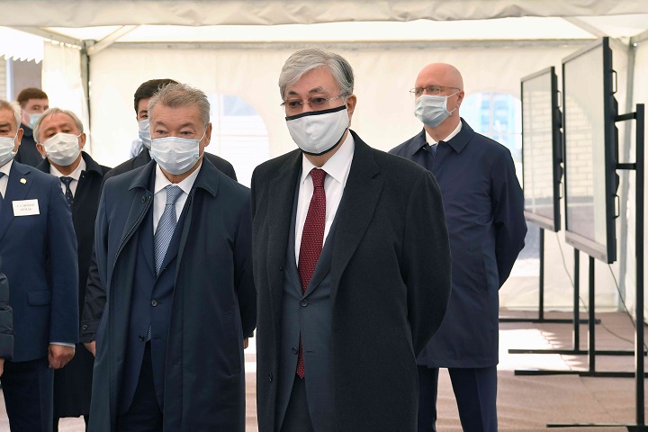 Глава государства посетил микрорайон «Карагайлы»
