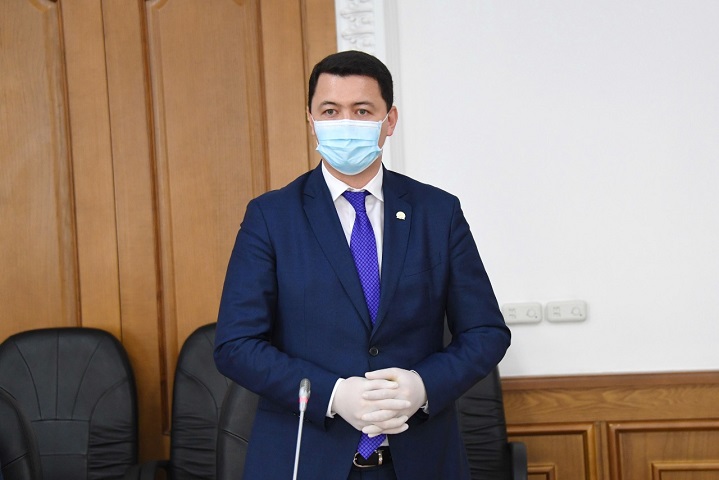 Камалжан Надыров покинул пост главного врача Алматы