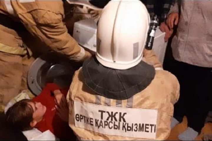 В ВКО 10-летняя девочка застряла в стиральной машине