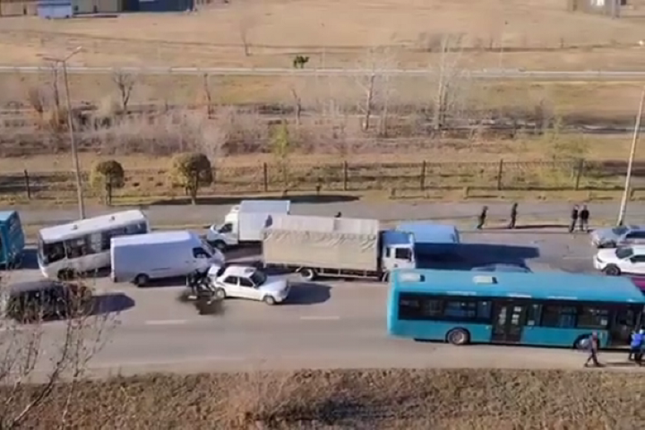 В Караганде произошло массовое ДТП с участием двух автобусов