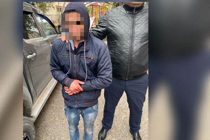 «Бил ножом по лицу и голове». В Талдыкоргане больной шизофренией мужчина совершил дерзкий разбой