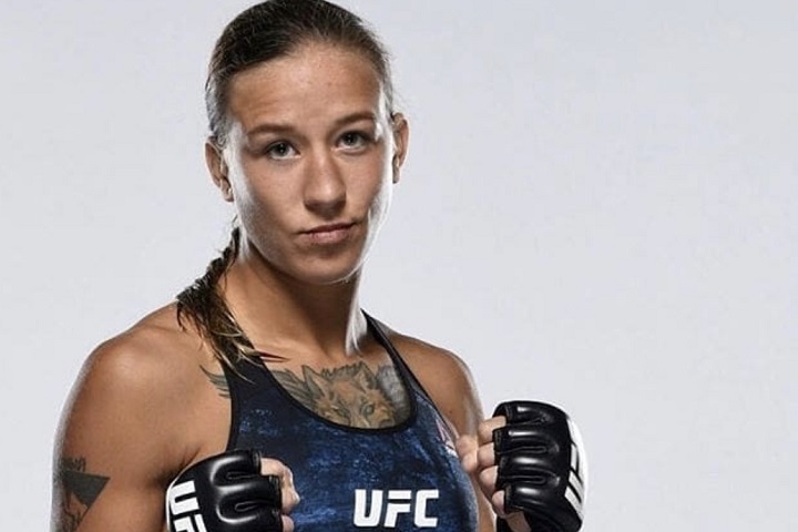 «Порвала связки на ноге». Первая казахстанка в UFC получила травму