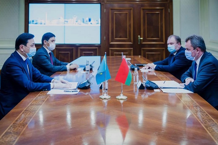 Алтай Кульгинов встретился с послом Беларуси Павлом Утюпиным