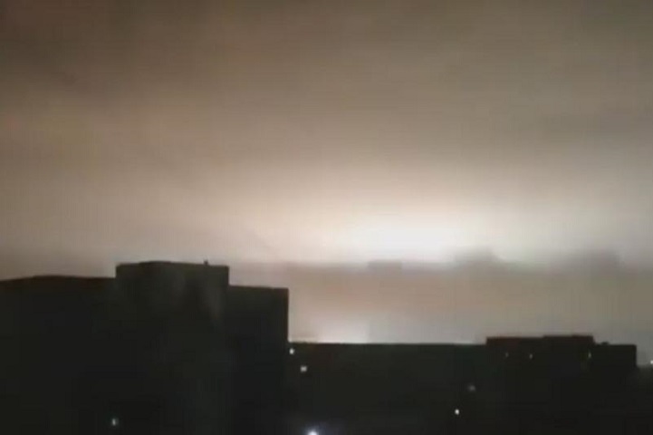 Жителей Семея напугала яркая вспышка в небе
