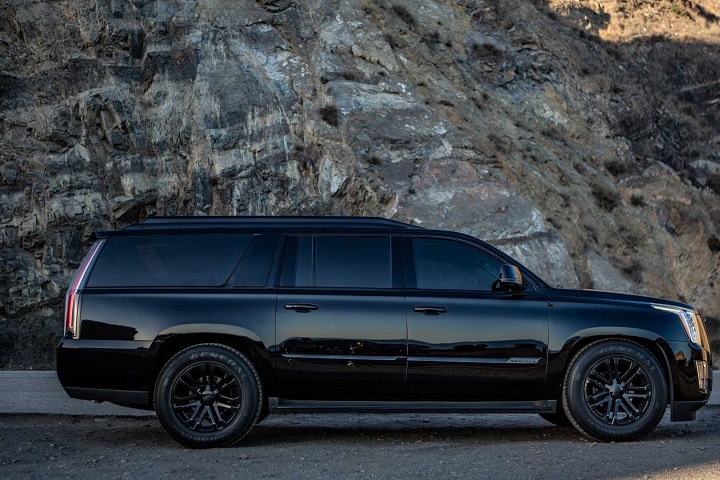 Аферист восемь раз сдал в ломбарды один Cadillac Escalade