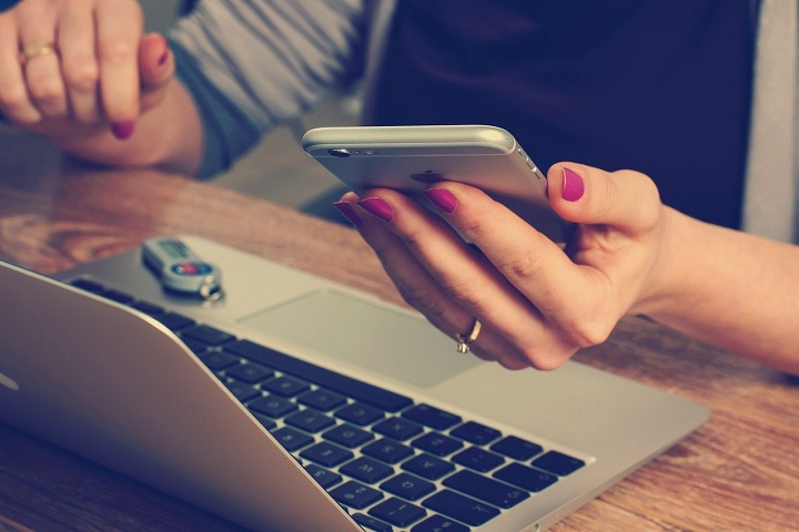 Казахстанцы будут получать SMS об истечении сроков документов