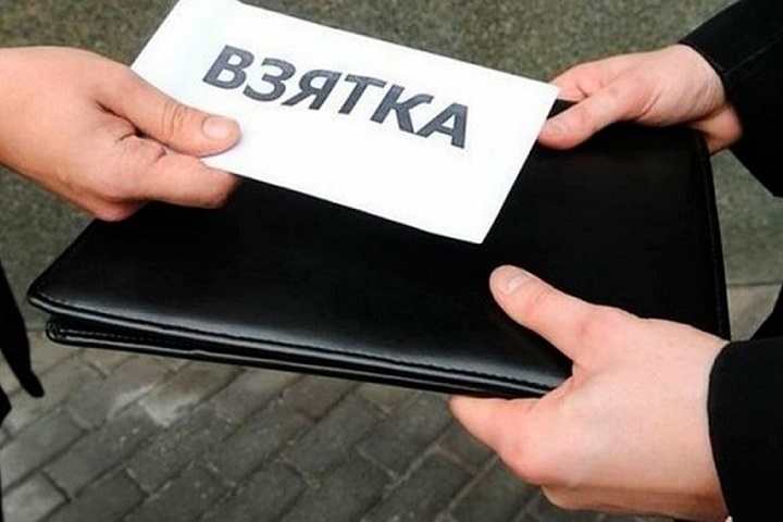 В Казахстане будут строже наказывать полицейских и судей за взяточничество