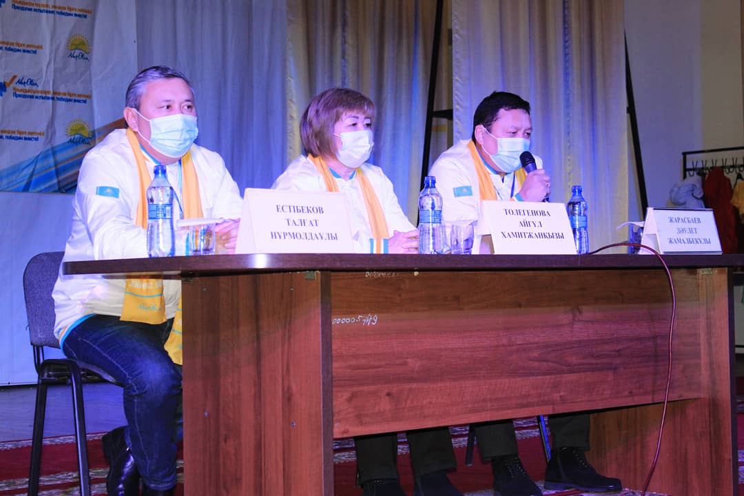 Алматы облыстық мәслихат депутаттығына үміткерлер Б.Қыдырбекұлы ауылының тұрғындарымен кездесті