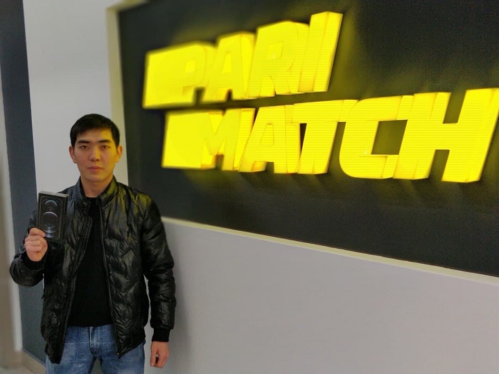 Житель Алматинской области выиграл iPhone 12 Pro в акции Parimatch
