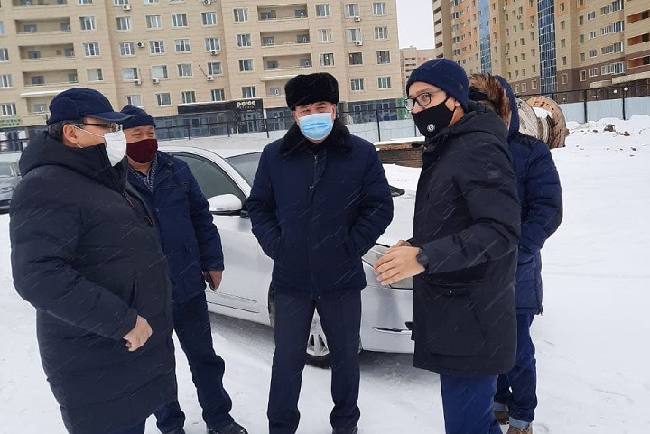 В Нур-Султане комиссия партийного контроля «Nur Otan» посетила место будущего строительства жилого дома