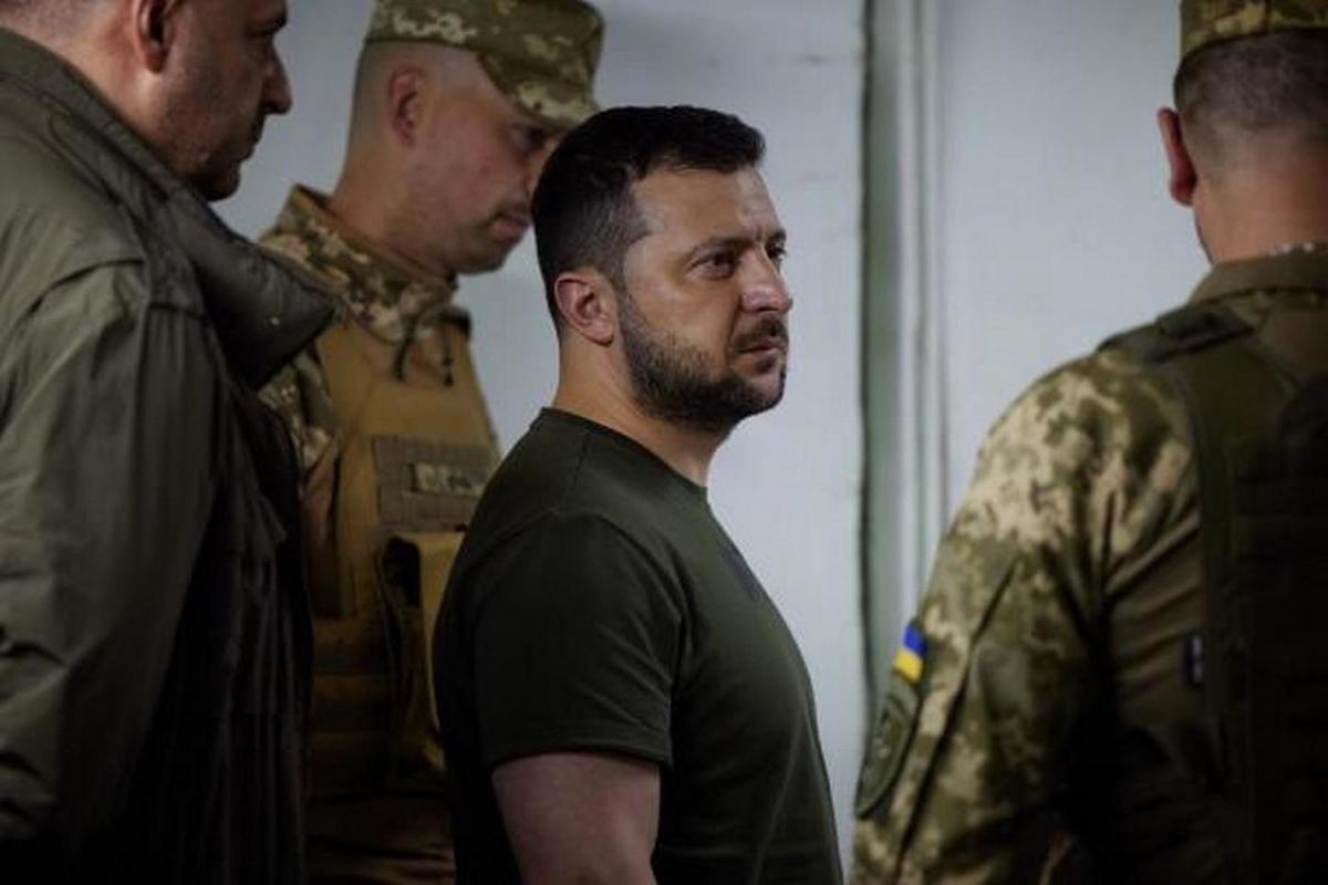 Зеленский: Россия сконцентрировала большие силы на соледарском направлении — Financial Times