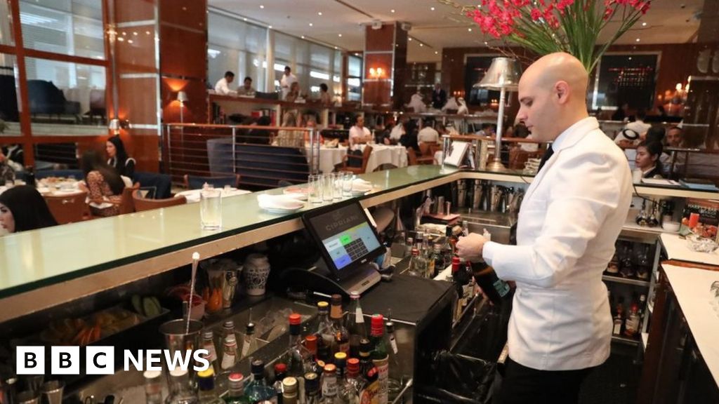 Дубай отказывается от 30% налога на алкоголь и лицензионных сборов, явно стремясь стимулировать туризм — Financial Times