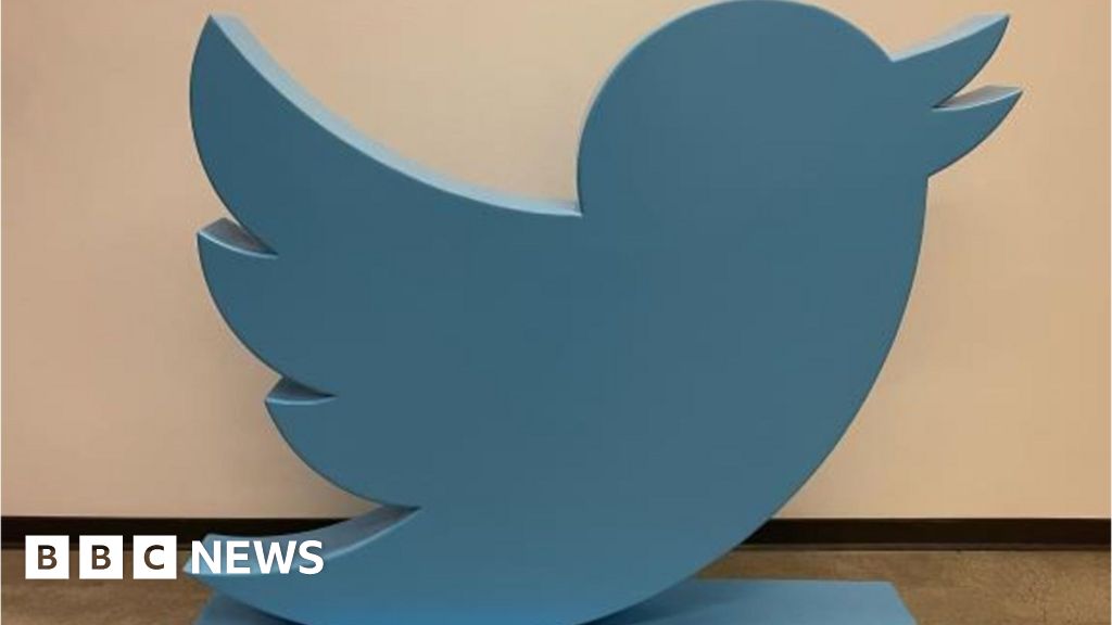 Twitter выставил на аукцион статую птицы и другую офисную мебель