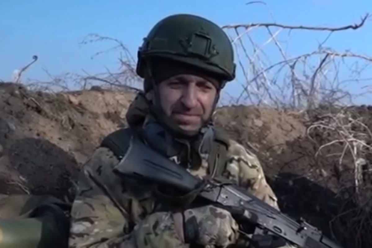 «Артур, я тебя буду бить»: актер из «9 роты» Фидаров обратился к Смольянинову — Financial Times
