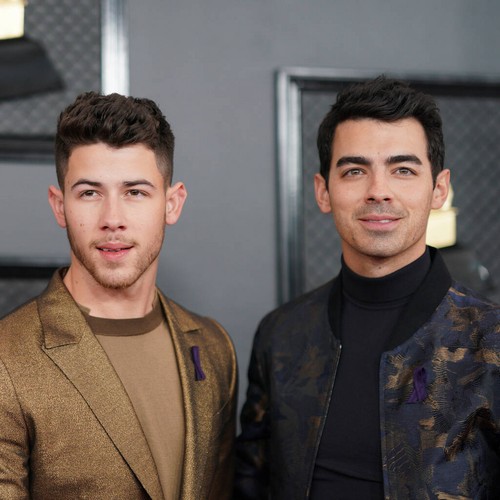 Jonas Brothers удостоены звезды на Аллее славы в Голливуде — Fil