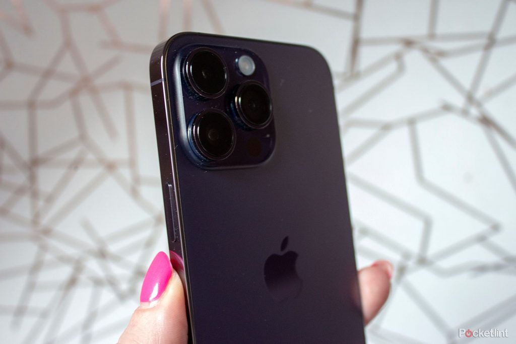 Обе модели iPhone 16 Pro могут получить перископические камеры для лучшего увеличения