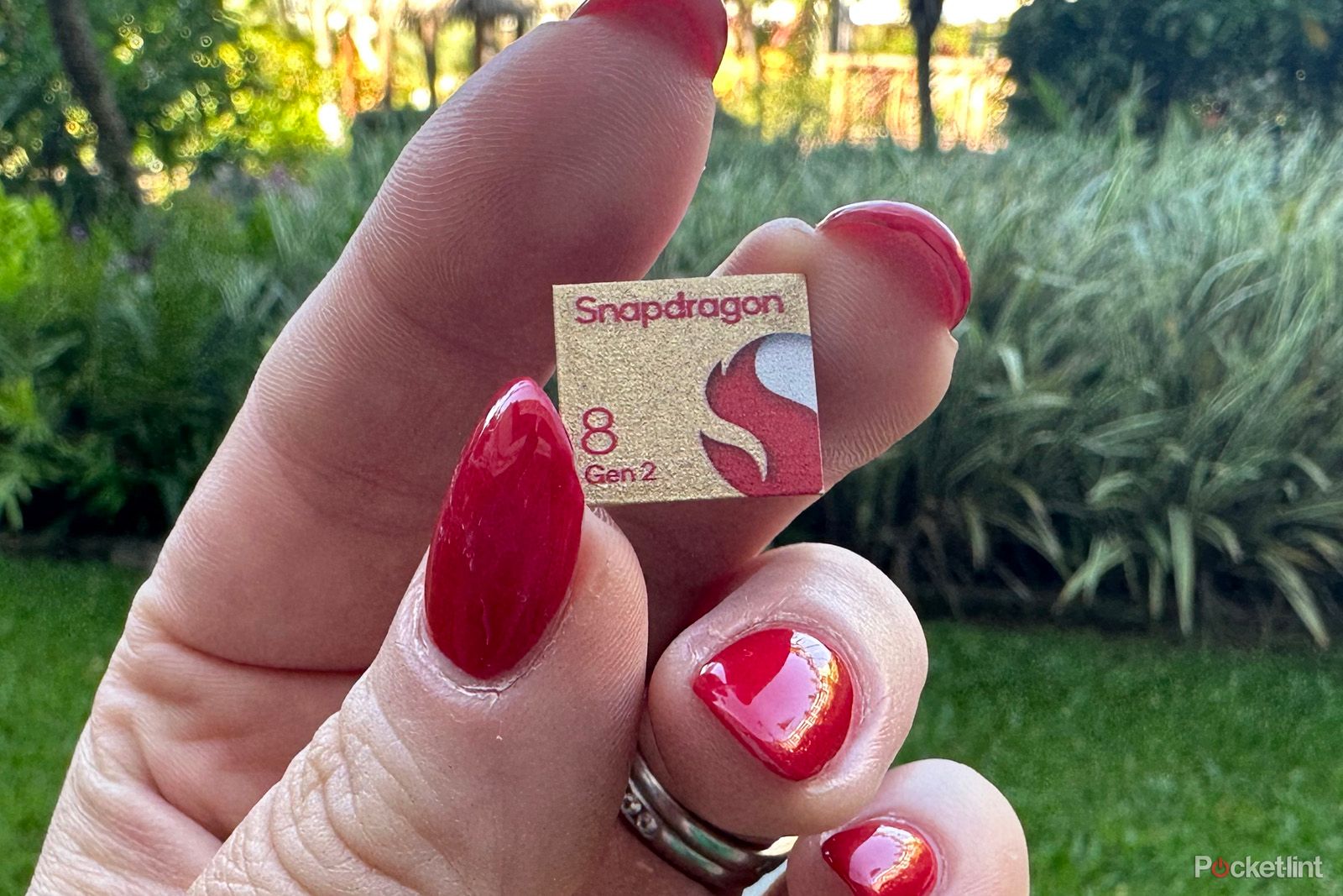 Забудьте об eSIM Qualcomm предлагает нам iSIM как часть SD 8 Gen 2