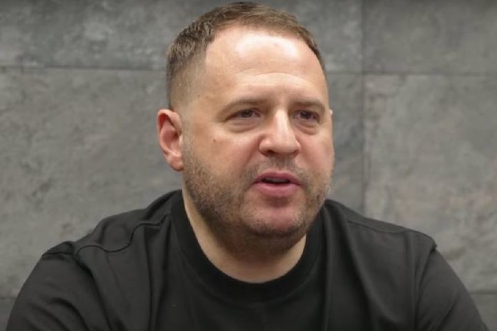 Глава Офиса Зеленского заявил о потребности Украины в сотнях танков — Financial Times