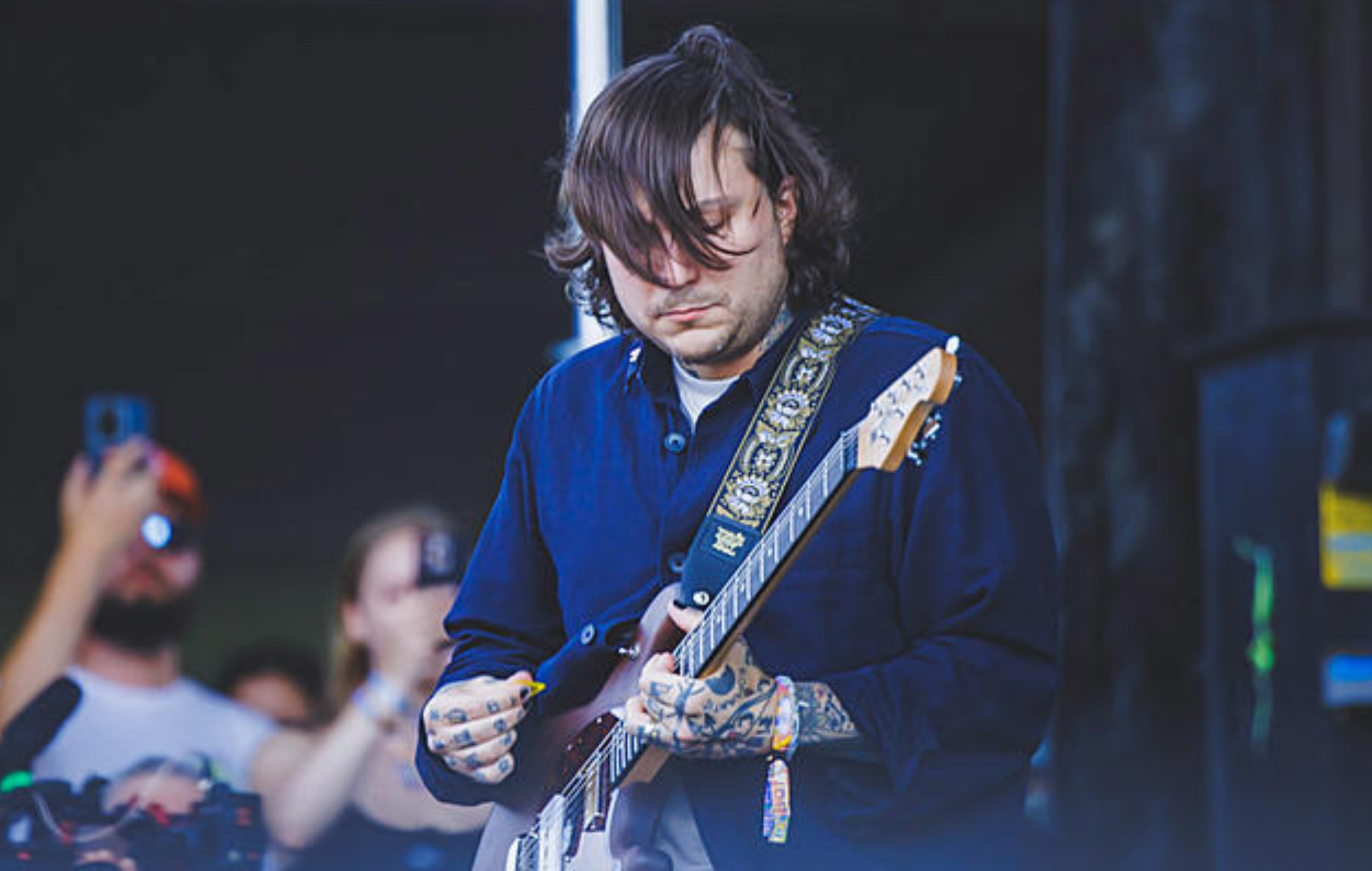 Коллективный релиз HIRS «Trust The Process» с участием Фрэнка Айеро из My Chemical Romance — Fil