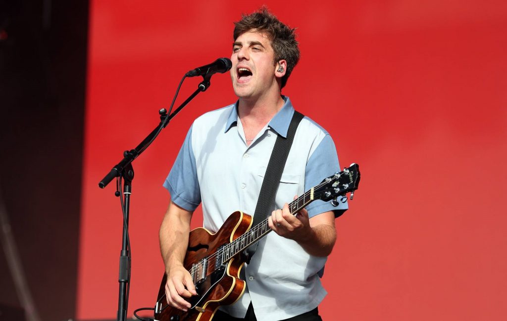 Circa Waves перенесли тур по Великобритании на 2023 год из-за болезни — Fil