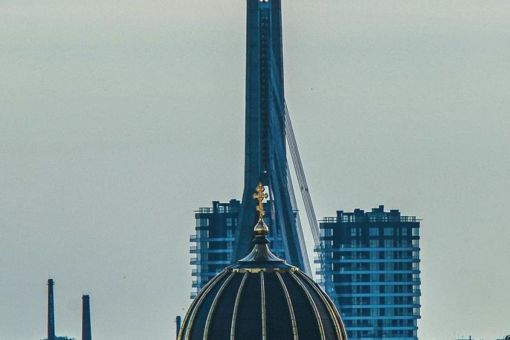 Море у Владивостока промёрзло и взяло в плен корабли — Financial Times